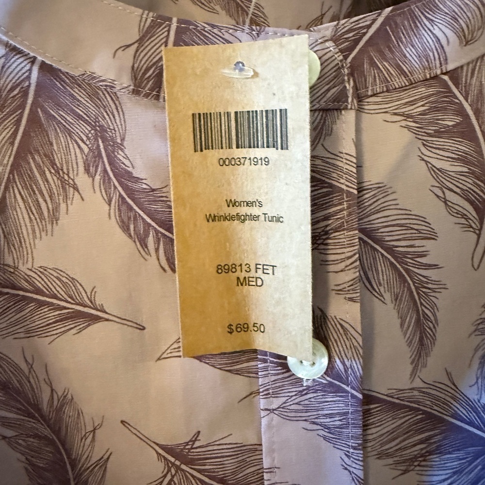 NWT Duluth Pink Feather Print Button-Up Shirt size medium - Picture 4 of 9